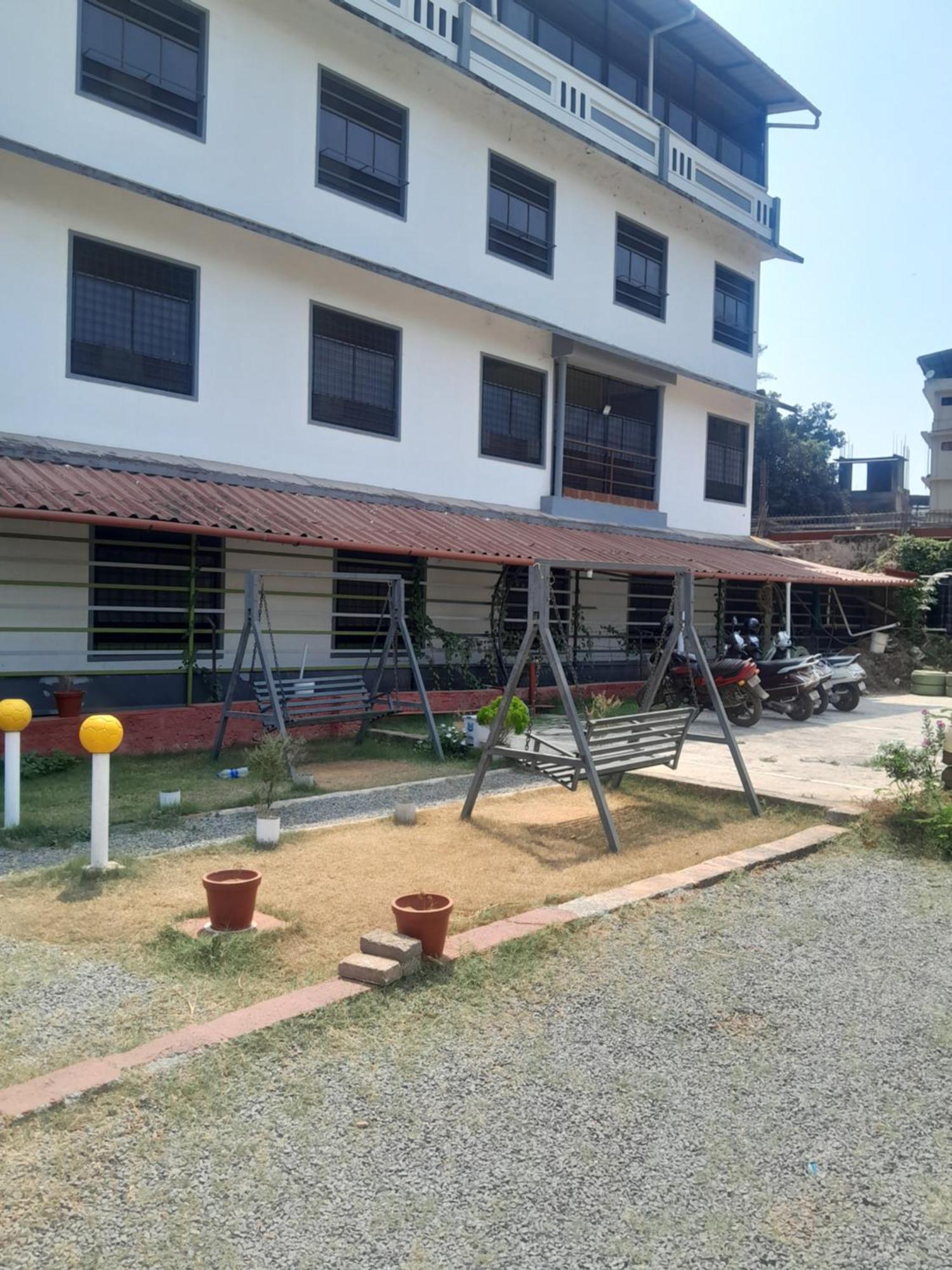 Happy Living Dormitory Kannur Railway Station Eksteriør billede